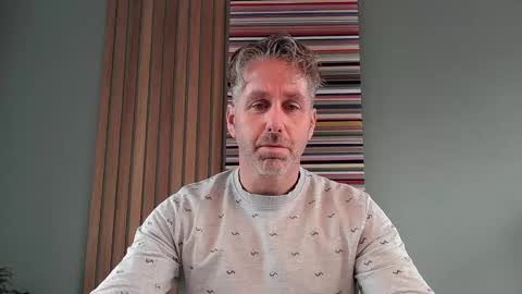 Snapshot of enzoenzo7 chatting on October 29, 11:01 am Enzos Massive Cock online show from October 29, 11:01 am