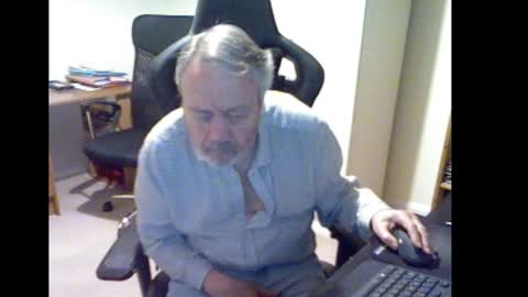 erasmus_d online show from December 28, 5:57 pm