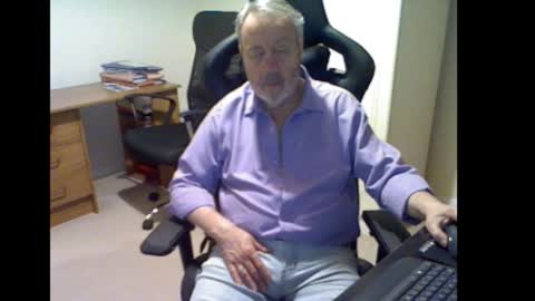 erasmus_d online show from October 26, 5:30 pm