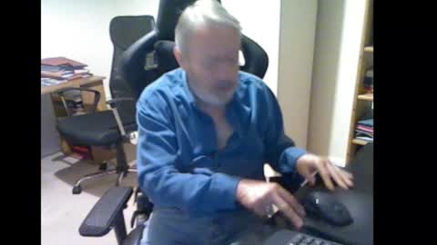 erasmus_d online show from November 9, 5:33 pm