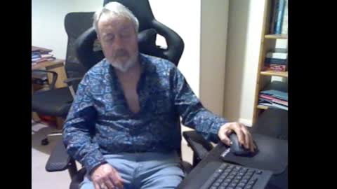 erasmus_d online show from November 15, 6:37 pm