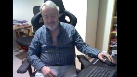 erasmus_d online show from February 27, 6:19 pm