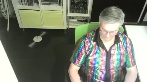 Snapshot of erbee62 chatting on February 6, 10:32 pm ErBee62 online show from February 6, 10:32 pm