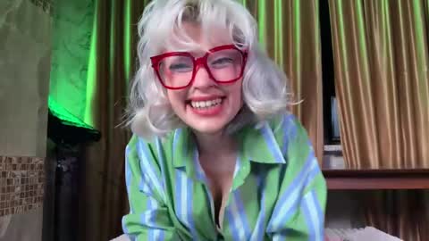 Snapshot of erectioneeering chatting on May 18, 7:09 pm Alissa online show from May 18, 7:09 pm