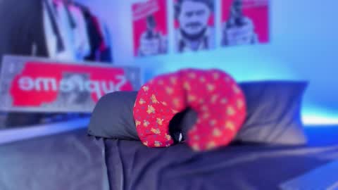 Tht BOSS Eren online show from December 14, 2:39 am