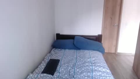 Snapshot of eren_mikasa chatting on February 24, 8:47 pm sofia online show from February 24, 8:47 pm