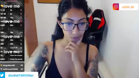 Snapshot of eren_mikasa chatting on July 2, 3:23 am sofia online show from July 2, 3:23 am