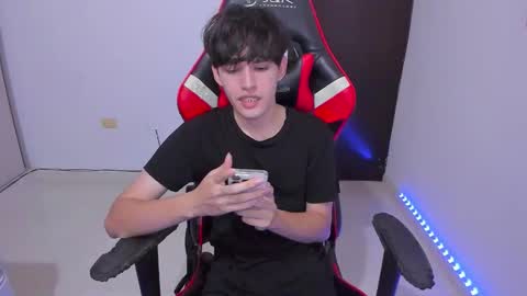 eren_tatakae online show from March 19, 12:25 am