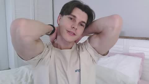 Eric Crush online show from February 19, 3:57 am