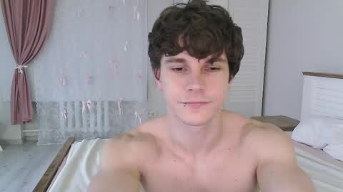 Eric Crush online show from May 2, 4:17 am