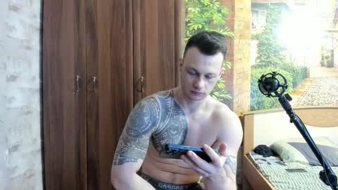 Eric online show from December 15, 1:10 am