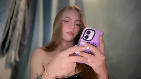 Snapshot of erica_walker chatting on June 29, 2:50 pm erica_walker online show from June 29, 2:50 pm