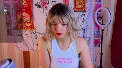 Snapshot of erica_winterr chatting on March 10, 4:17 am Erica Winterr online show from March 10, 4:17 am