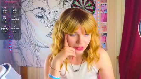 Snapshot of erica_winterr chatting on September 19, 4:25 am Erica Winterr online show from September 19, 4:25 am