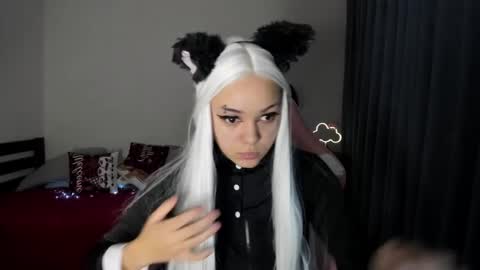 Erica online show from December 27, 2:01 pm