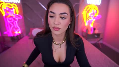 Erica online show from November 22, 2:16 pm