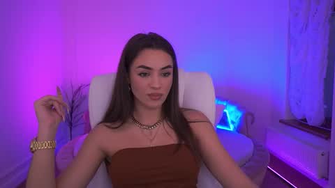 Erica online show from December 17, 2:12 pm