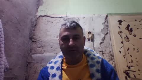 Snapshot of ericboy32 chatting on January 7, 3:20 am eric online show from January 7, 3:20 am