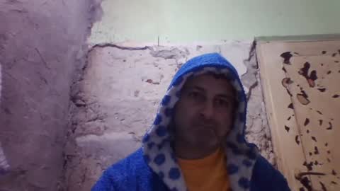 Snapshot of ericboy32 chatting on January 8, 4:04 am eric online show from January 8, 4:04 am