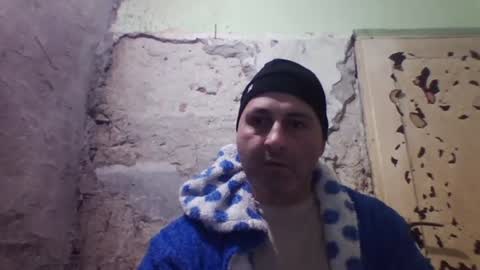 Snapshot of ericboy32 chatting on January 14, 10:58 pm eric online show from January 14, 10:58 pm