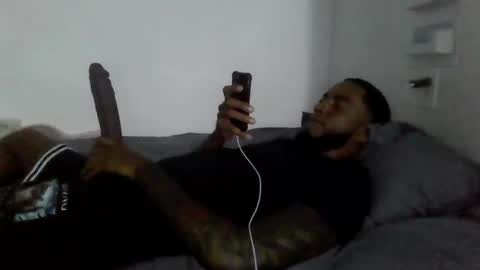 Snapshot of ericbuck chatting on December 22, 9:42 pm Eric Buck online show from December 22, 9:42 pm