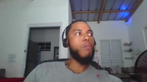 Snapshot of ericbuck chatting on January 14, 2:19 am Eric Buck online show from January 14, 2:19 am