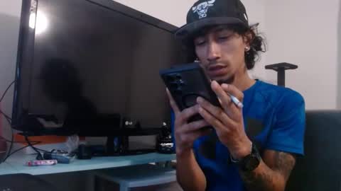 Snapshot of erick_martinezz chatting on October 23, 4:12 am erick online show from October 23, 4:12 am