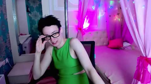 Ericka online show from November 30, 5:39 pm