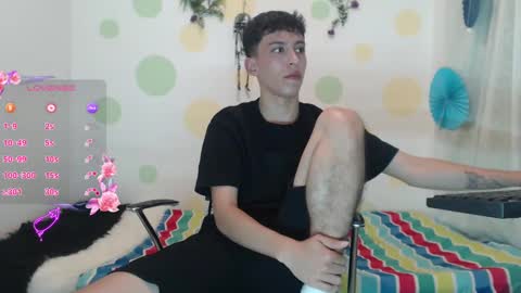 Snapshot of erik_lion chatting on December 5, 5:50 pm Jhon online show from December 5, 5:50 pm