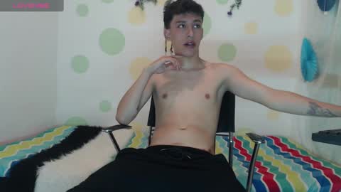 Snapshot of erik_lion chatting on December 23, 5:43 pm Jhon online show from December 23, 5:43 pm