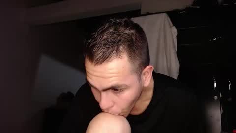 Snapshot of erik_rodriguez chatting on December 11, 5:43 am Erik rodriguez online show from December 11, 5:43 am