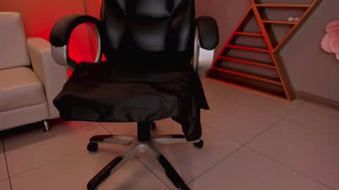 Erika Benz online show from February 11, 2:35 pm