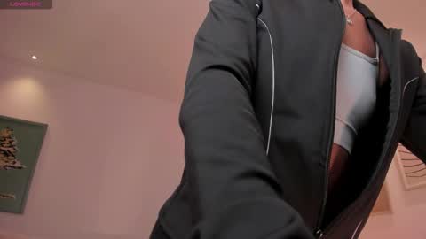 Erika Benz online show from October 26, 12:00 pm