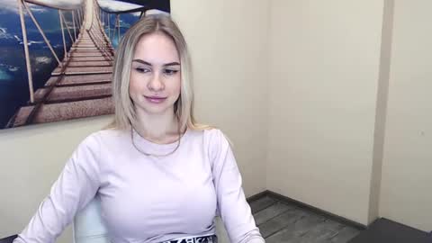 Erika online show from December 5, 12:33 pm