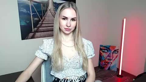 Erika online show from December 5, 1:09 pm