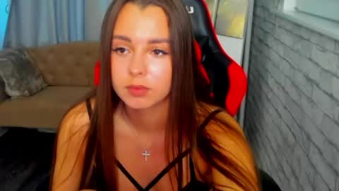 Erin online show from May 21, 8:43 am