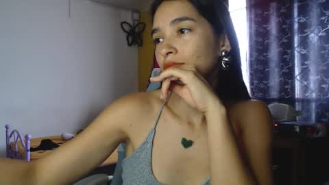 Snapshot of erina_1 chatting on February 1, 5:05 pm erina_1 online show from February 1, 5:05 pm