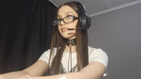 Katrin online show from May 6, 4:45 pm