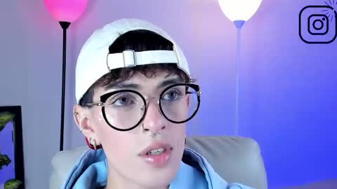   online show from November 25, 11:21 am