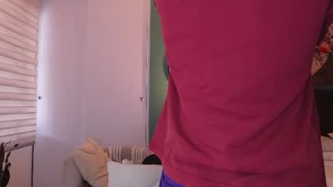 Snapshot of erisleon chatting on July 23, 2:15 pm online show from July 23, 2:15 pm