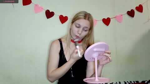 Amelie online show from November 23, 12:38 pm