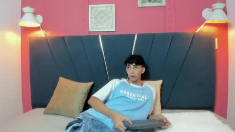 Snapshot of ero_boy40 chatting on May 22, 3:24 am ero_boy40 online show from May 22, 3:24 am