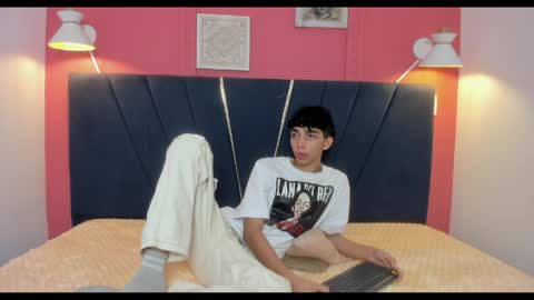Snapshot of ero_boy40 chatting on May 29, 3:37 am ero_boy40 online show from May 29, 3:37 am