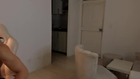 eros_becker_ online show from May 19, 7:26 am