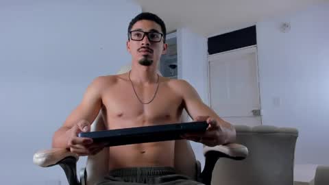 eros_becker_ online show from May 25, 5:57 am