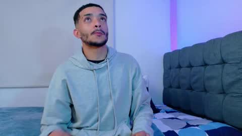 Snapshot of eros_chipre chatting on February 9, 3:43 am Eros online show from February 9, 3:43 am