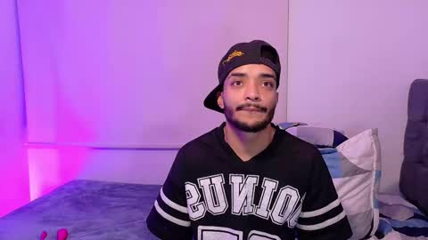 Snapshot of eros_chipre chatting on February 24, 4:21 am Eros online show from February 24, 4:21 am