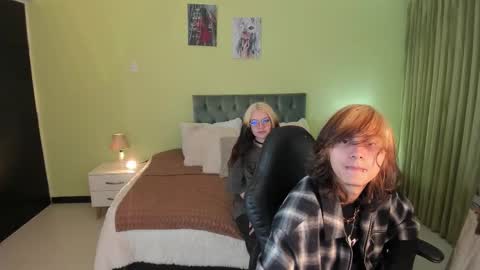 Snapshot of eros_nyx_ chatting on January 17, 4:17 am eros_nyx_ online show from January 17, 4:17 am