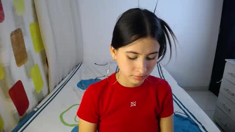 Snapshot of erosgirls_ chatting on October 25, 2:52 am erosgirls_ online show from October 25, 2:52 am