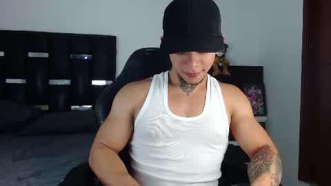 Snapshot of erosscott chatting on July 3, 3:35 am Eros online show from July 3, 3:35 am